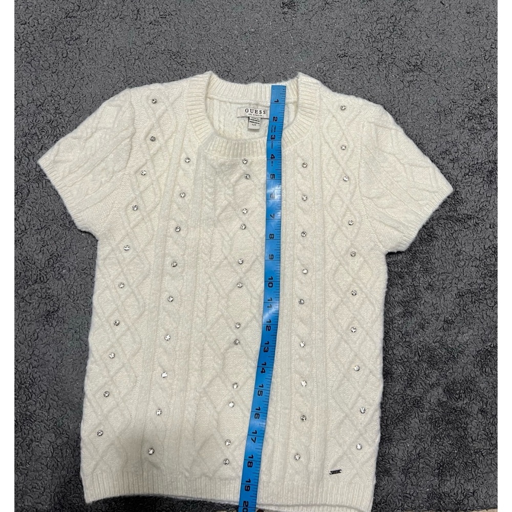 Guess - Picture 5 of 7